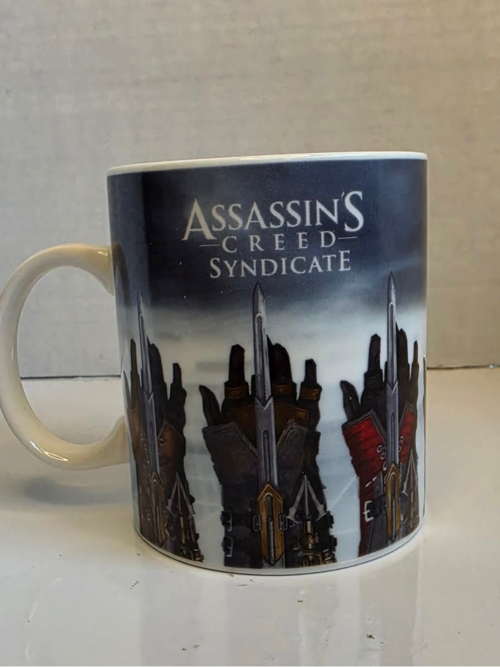 Official Assassins Creed Gauntlet Mug Tea Coffee Cup